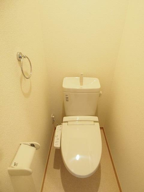 リーヴェルGino元住吉のトイレ|別部屋の参考写真です。