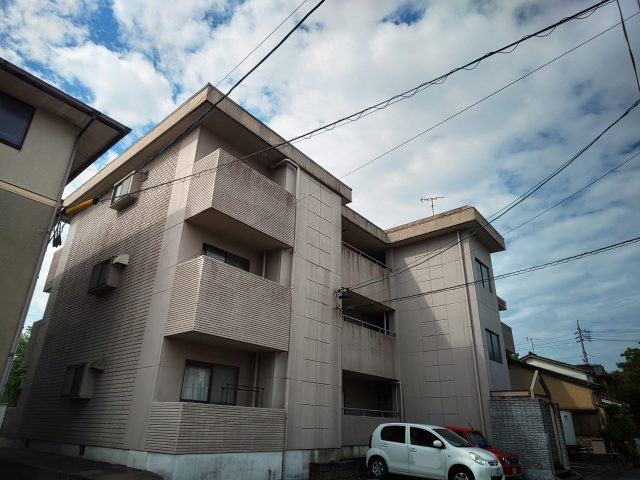 エクセル丸和の外観