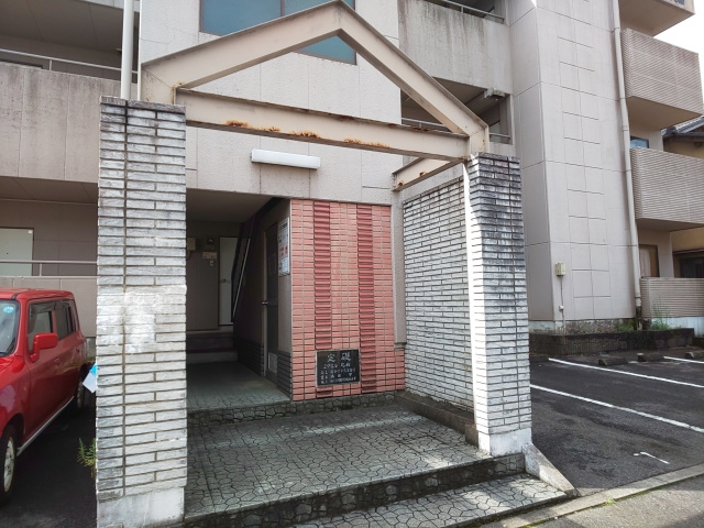 エクセル丸和のエントランス