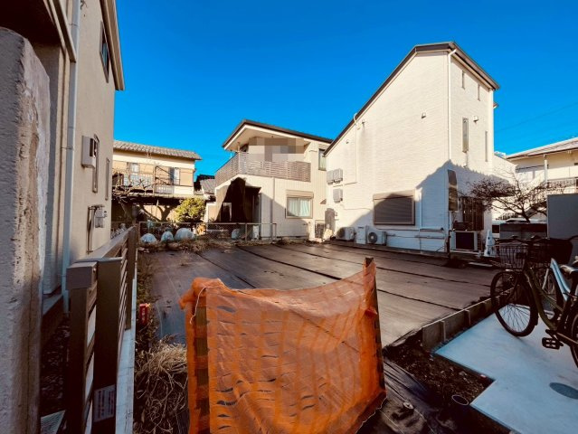 【外観】 | 練馬区富士見台３丁目　新築戸建て | 【更地時現地写真】光と風が心地よく通り、家族が自然に笑顔に