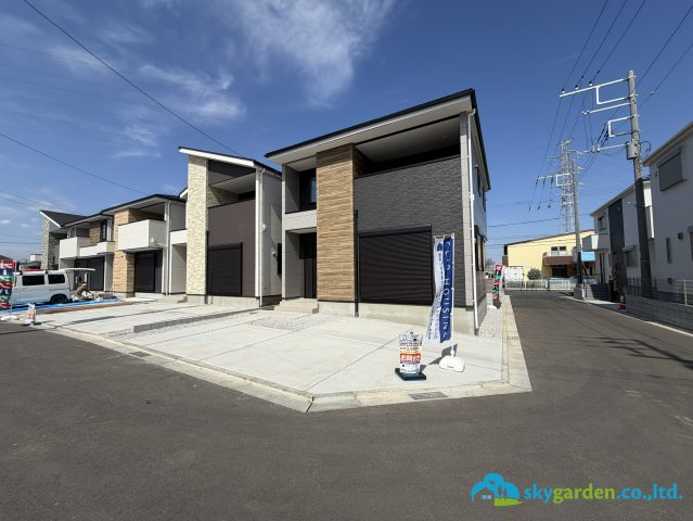 平塚市御殿2期　新築戸建　全5棟1号棟の前面道路含む現地写真