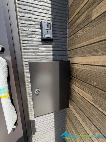 平塚市御殿2期　新築戸建　全5棟1号棟の玄関