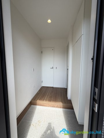 平塚市御殿2期　新築戸建　全5棟1号棟の玄関