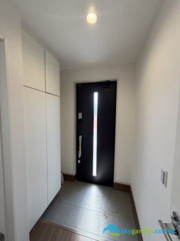 平塚市御殿2期　新築戸建　全5棟1号棟の玄関