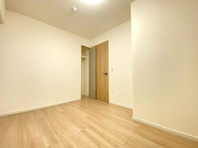 サーパスシティ西院日照町の洋室|洋室約5.0帖