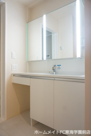 アンファンウルーの独立洗面台