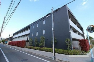 【外観】 | 鉄筋コンクリート造のがっちりとした建物。