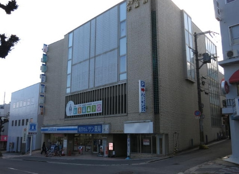 メディカル学園前の外観