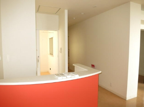 メディカル学園前の内装