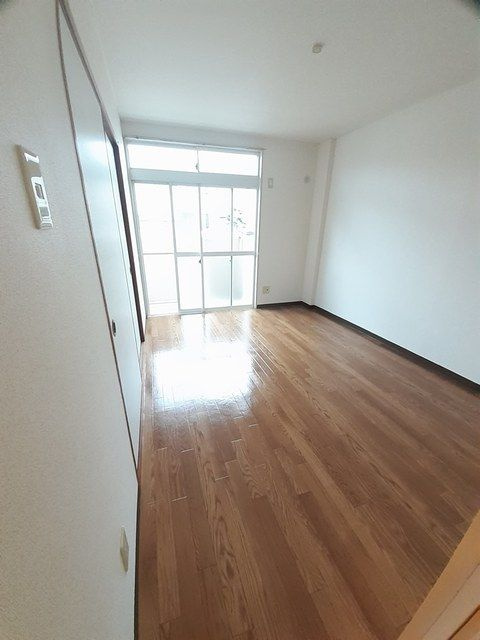 ロイヤルプリンセス　　刈谷市近郊の賃貸はクラスホームの居間・リビング
