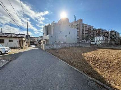 敷地面積50坪　売地　川越市笠幡の前面道路含む現地写真|前面道路：東側公道4.0ｍに12.92ｍ接道！お車の出し入れもラクラクです♪