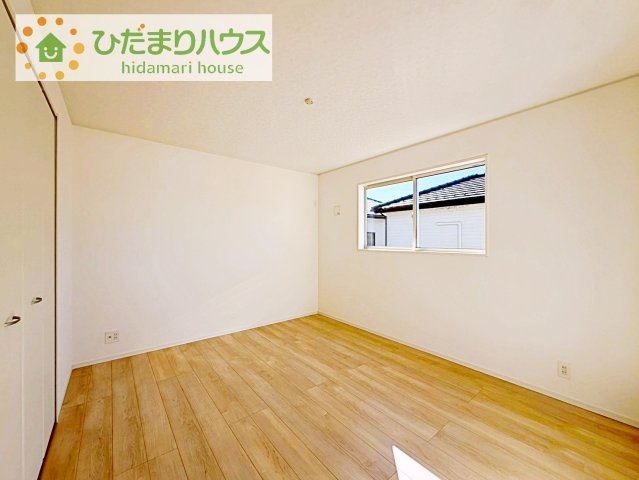【寝室】 | 龍ケ崎市城ノ内第9　新築戸建　1号棟 | 広めの主寝室は、ベッドの他にもパソコンデスクやドレッサーなども置けちゃいます(*^-^*)