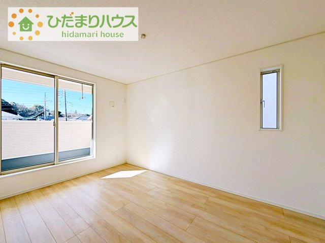 【洋室】 | 龍ケ崎市城ノ内第9　新築戸建　1号棟 | お掃除しやすく、清潔感を保てるのでダニも発生しにくいフローリング♪