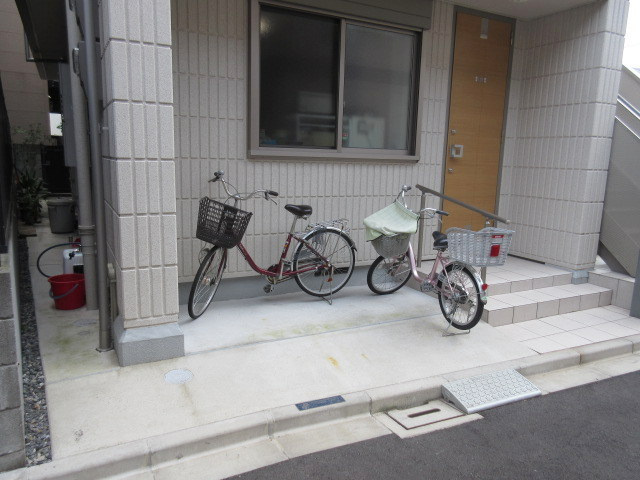 メゾン光のロビー|★自転車置場★