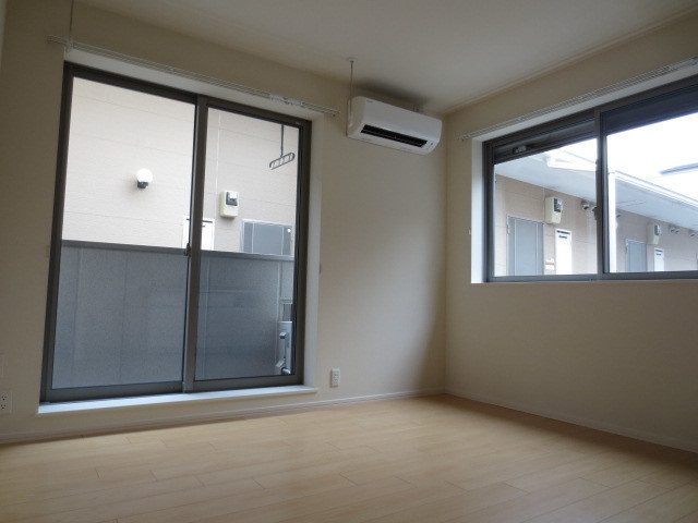 メゾン光の居間・リビング|★２面採光のリビング★