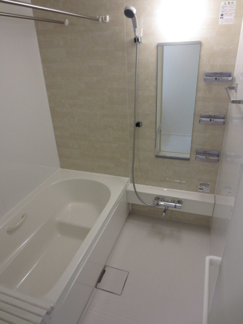 メゾン光の浴室|★１坪バス：ゆったりと寛げます★