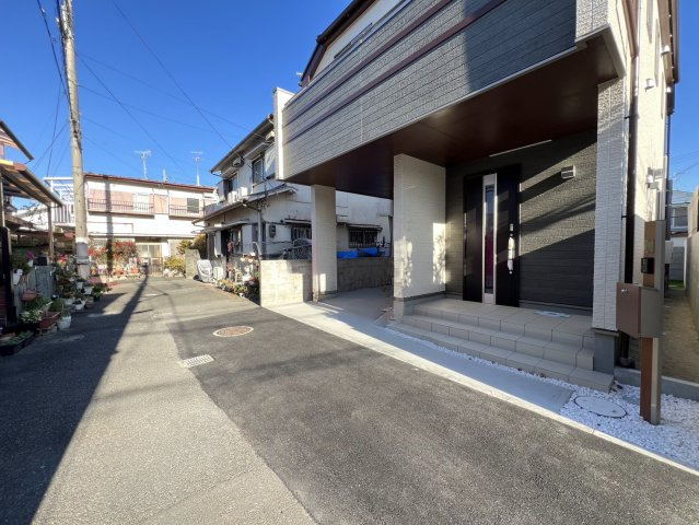荻野4丁目の前面道路含む現地写真