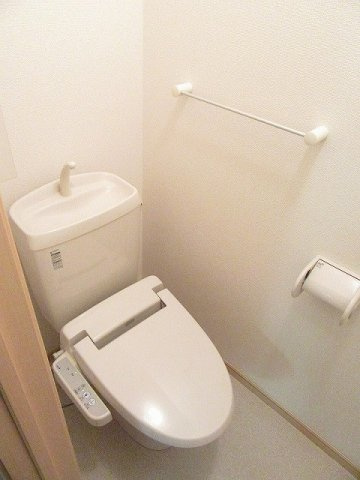 ウィステリア　ガーデン　Ｂのトイレ|トイレもきれいです