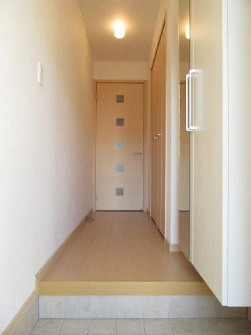 ウィステリア　ガーデン　Ｂの玄関|落ち着いた玄関です