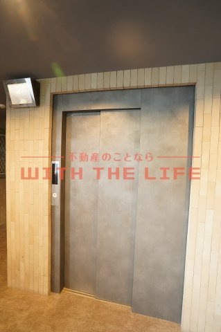 組坂ビルNo8【キャッシュバック対象物件】のロビー|落ち着いたロビーです