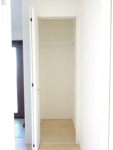 クレイドルガーデン前橋市粕川町新屋第１　２号棟（平屋）の収納|１階廊下収納付き！