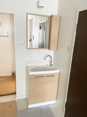 【独立洗面台】 | 神戸市中央区中山手通7丁目　中古戸建 | 使い勝手の良いシンプルでお洒落な洗面台