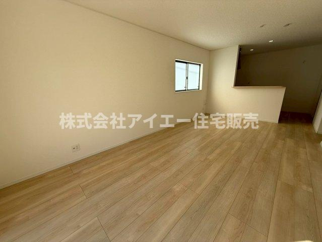 ♥♥南城市佐敷佐敷第1-2号棟（全3棟）の洋室|落ち着いた色調の洋室です