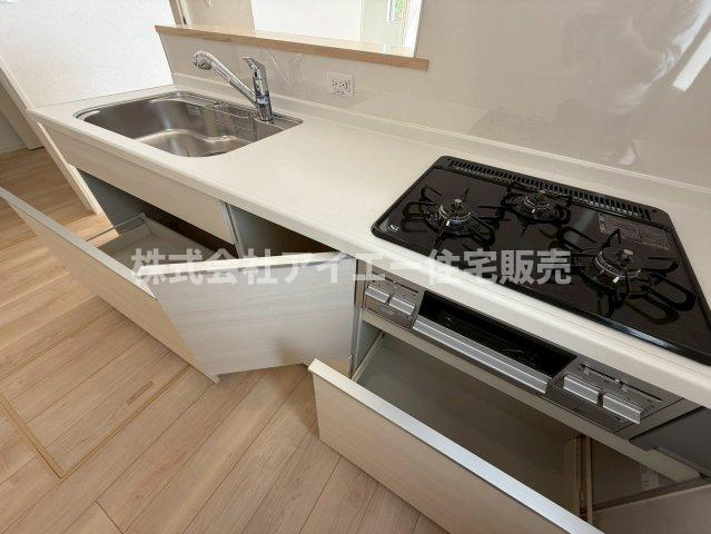 ♥♥南城市佐敷佐敷第1-2号棟（全3棟）のキッチン|きれいなキッチンです