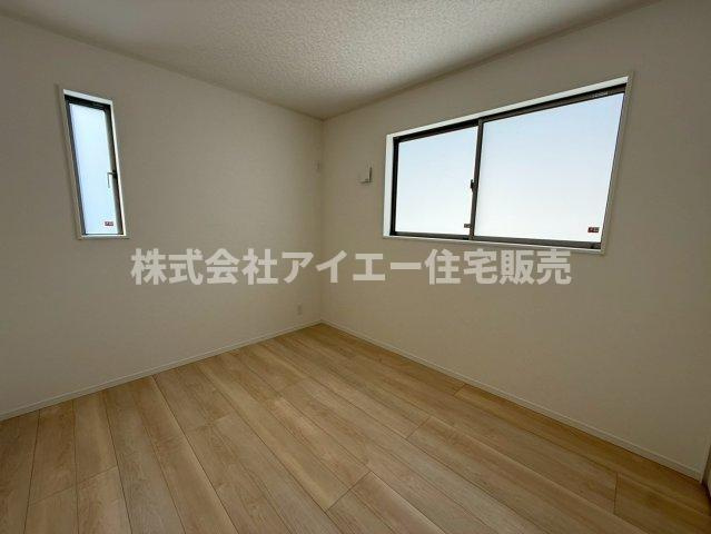 ♥♥南城市佐敷佐敷第1-2号棟（全3棟）の洋室|広々とした洋室です