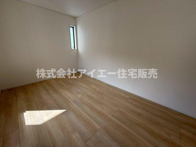 ♥♥南城市佐敷佐敷第1-2号棟（全3棟）の洋室|広々とした洋室です