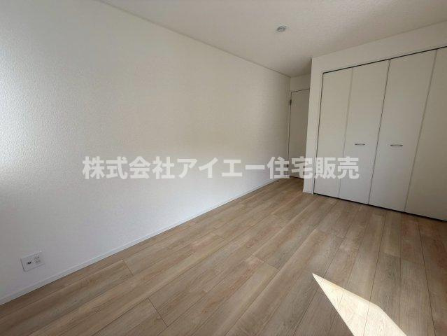 ♥♥南城市佐敷佐敷第1-2号棟（全3棟）の洋室|明るい洋室です