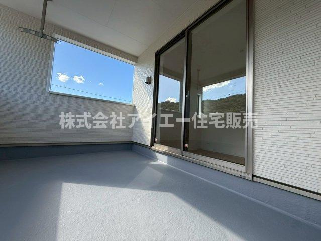 ♥♥南城市佐敷佐敷第1-2号棟（全3棟）のバルコニー|広々としたバルコニーです