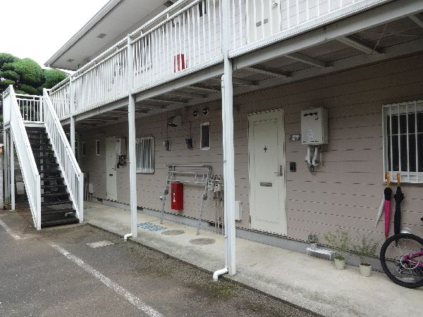 クレストA棟のエントランス