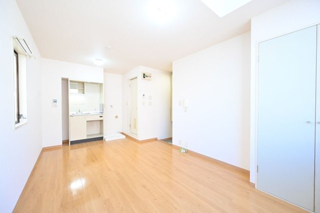 ソフィア下北の内装|ガスキッチン　ミニ冷蔵庫アリ
ガスキッチン　ミニ冷蔵庫アリ