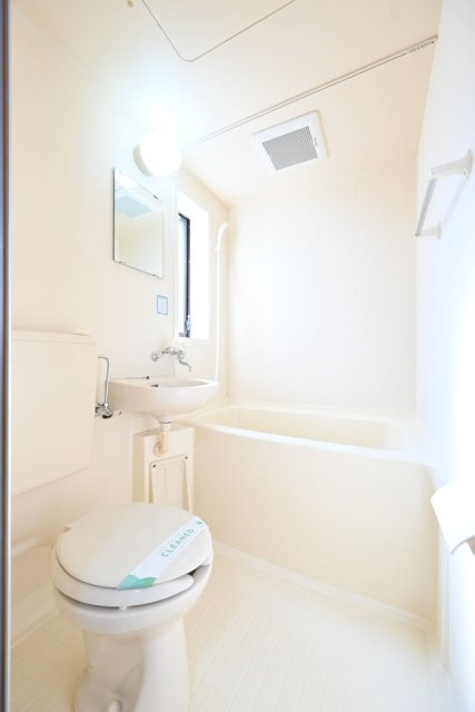 ソフィア下北のトイレ|ウォッシュレット付です
ウォッシュレット付です