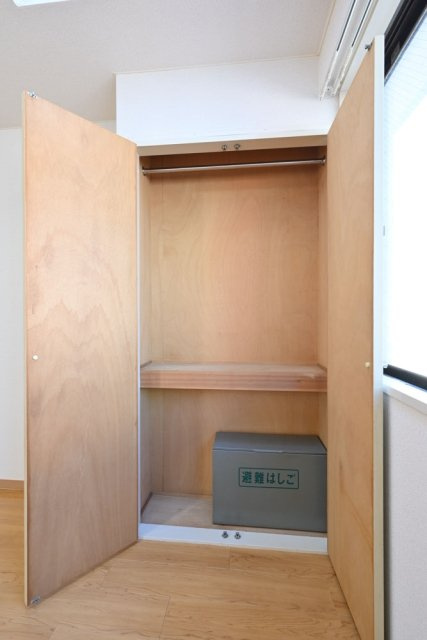 ソフィア下北の収納|ガスキッチン　ミニ冷蔵庫　新生活が安心。同シリーズ仕様
ガスキッチン　ミニ冷蔵庫　新生活が安心。同シリーズ仕様