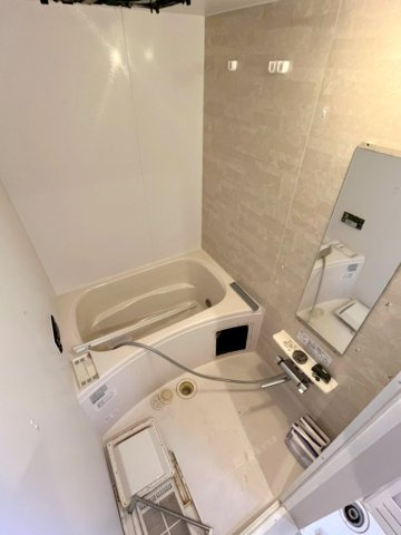 オースピシャス・クラウドの周辺