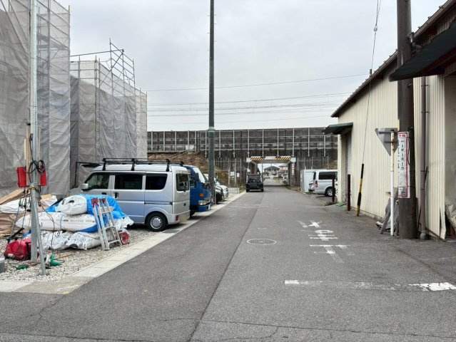 クワイエ　大垣市平町第２　全4区画分譲の前面道路含む現地写真|「現地（2026年1月13日）撮影」　
■前面道路　
■ヤマダ不動産　株式会社リライフ