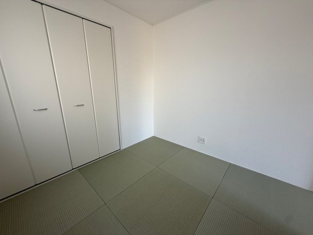 ♥♥南城市佐敷佐敷第1-3号棟（全3棟）の和室|和室があれば、来客や子供用のスペースとして活躍します