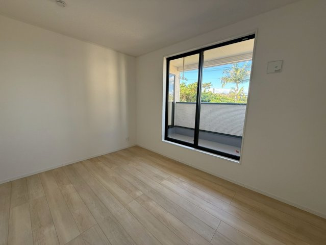 ♥♥南城市佐敷佐敷第1-3号棟（全3棟）の洋室|広々とした洋室です