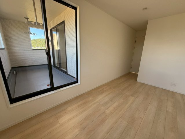 ♥♥南城市佐敷佐敷第1-3号棟（全3棟）の洋室|広々とした洋室です