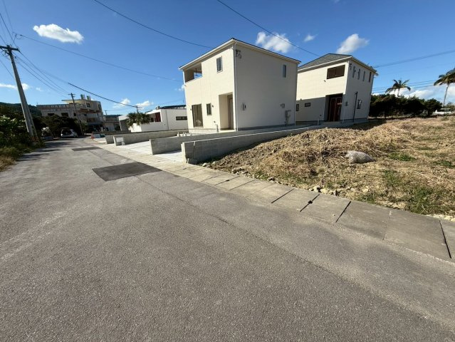 ♥♥南城市佐敷佐敷第1-3号棟（全3棟）の前面道路含む現地写真|前面道路含む現地写真です