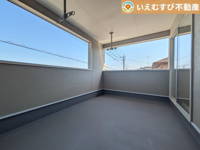 Cradle garden　熊谷市久保島第3のバルコニー|ゆとりの広さのインナーバルコニー
急な雨でもインナーバルコニーなら安心！天気を気にせず干して外出できます♪