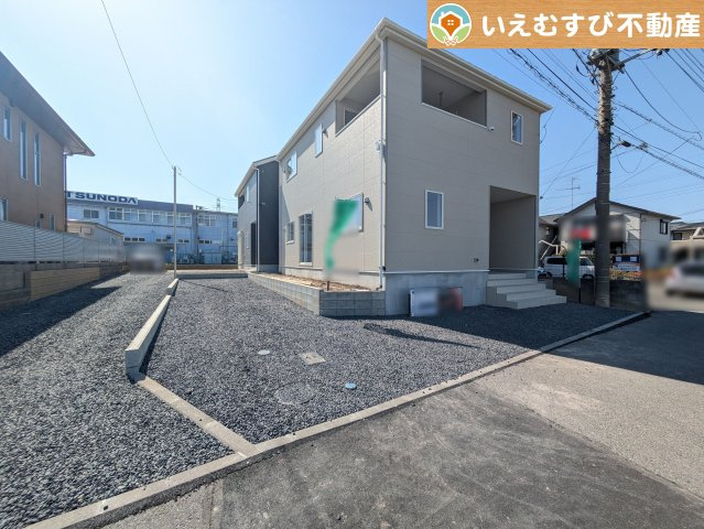 Cradle garden　熊谷市久保島第3の駐車場|2台駐車可能なスペース完備
しっかり舗装してある駐車スペースで天気が悪く足元が悪い日でも乗り降りしやすい♪