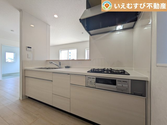 Cradle garden　熊谷市久保島第3のキッチン|機能性収納性に溢れるキッチン
収納もたっぷり付いていてすっきり片付く！毎日楽しくお料理が出来そうです！