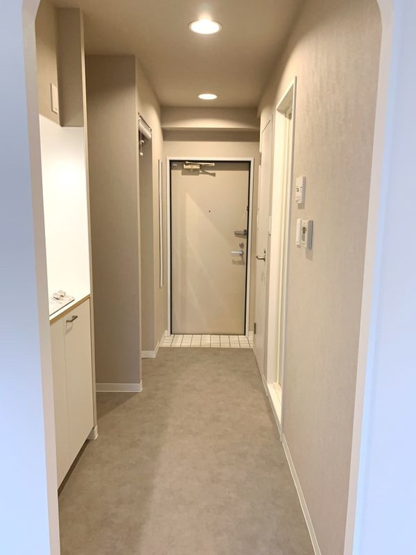 コスモリード幡ヶ谷のロビー