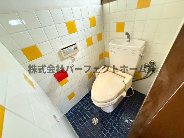 村野東町戸建　賃貸のトイレ|ゆったりとした空間のトイレです