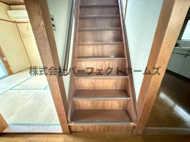 村野東町戸建　賃貸の内装|明るい室内です