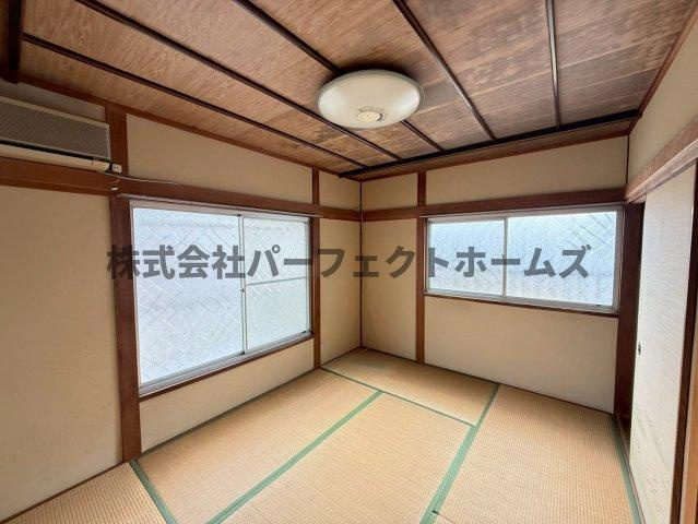 村野東町戸建　賃貸の和室|落ち着いた雰囲気の和室付きです