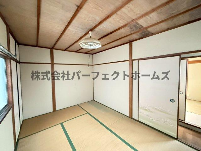 村野東町戸建　賃貸の和室|柔らかい畳が心地よい和室